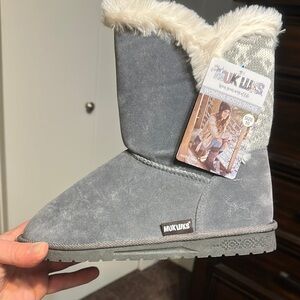 Muk Luks Women's Gray Boot Shoes New